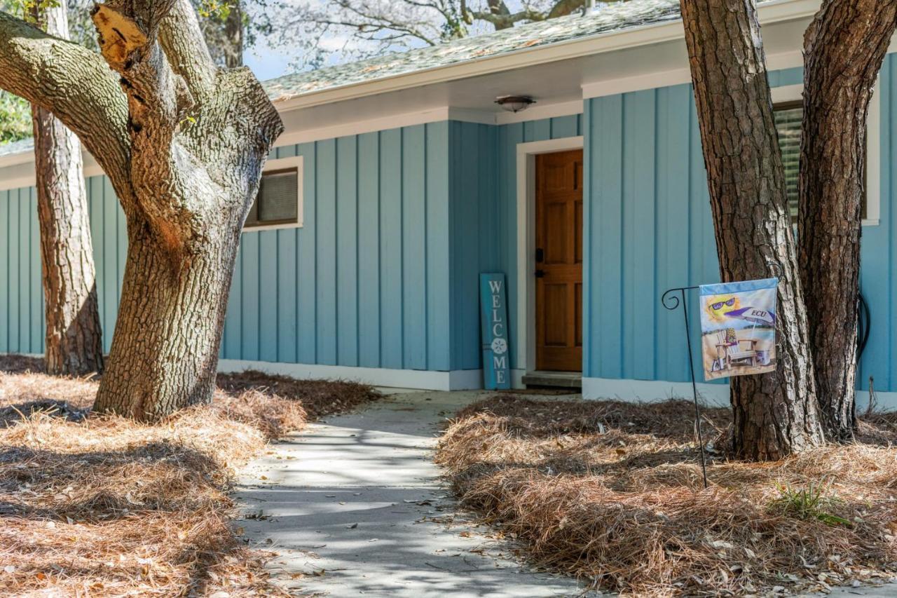 The Blue Lagoon Pine Knoll Shores Bagian luar foto