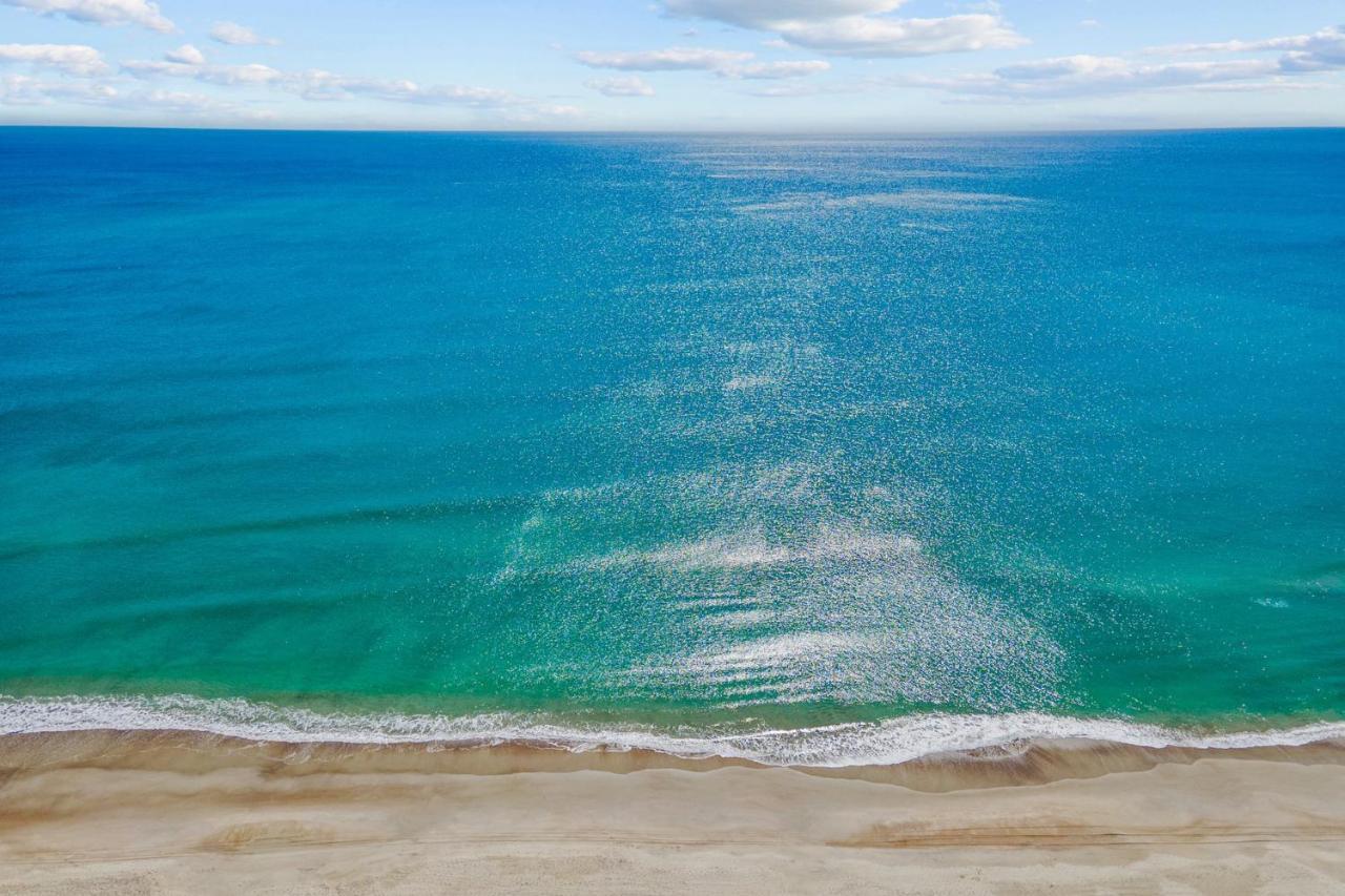 The Blue Lagoon Pine Knoll Shores Bagian luar foto