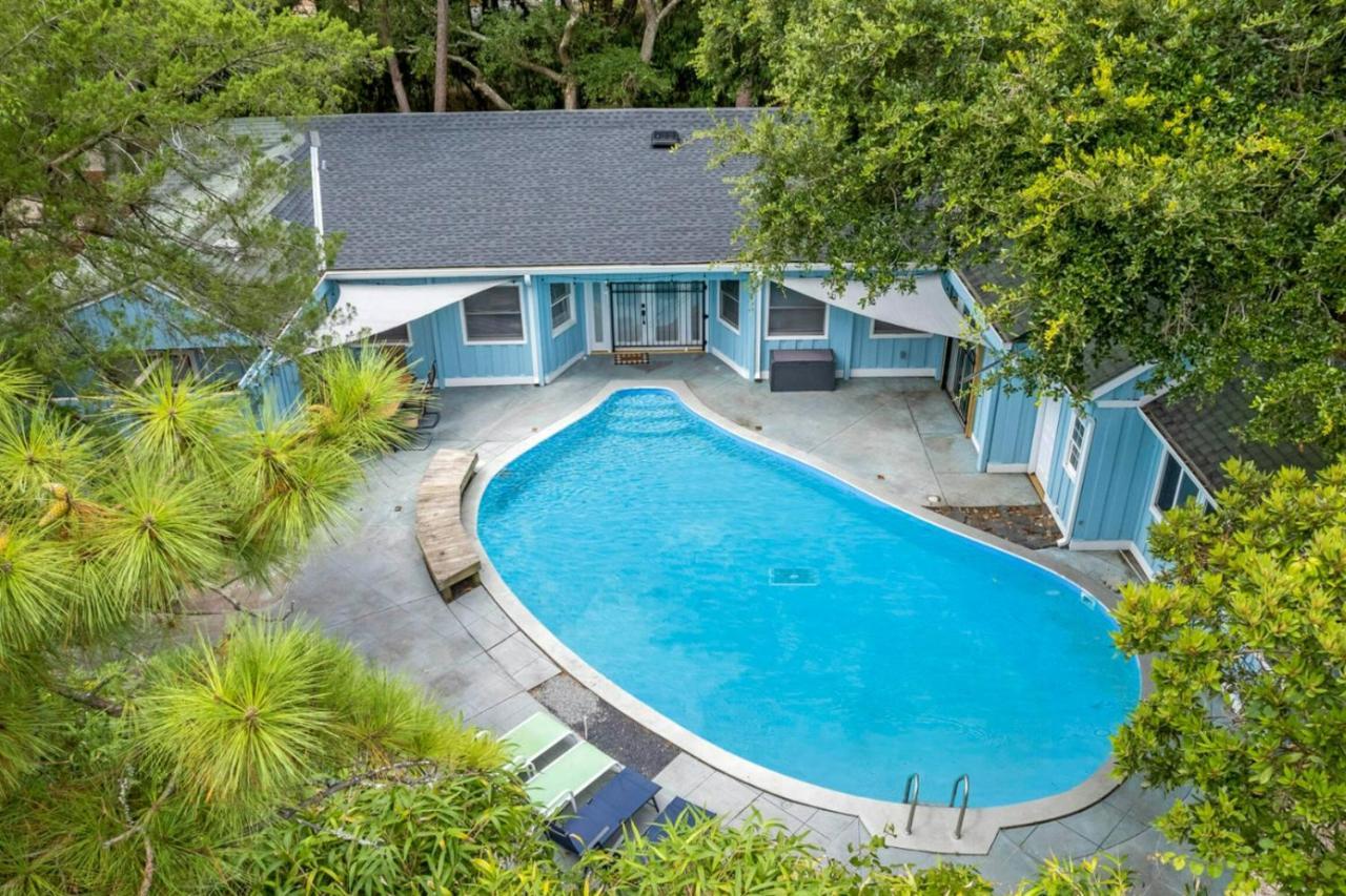 The Blue Lagoon Pine Knoll Shores Bagian luar foto