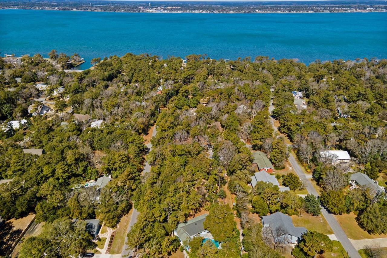 The Blue Lagoon Pine Knoll Shores Bagian luar foto